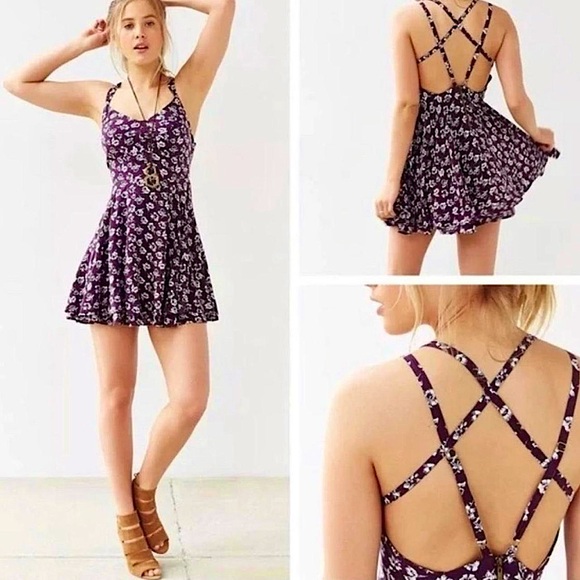 Kimchi Blue Dresses & Skirts - Kimchi Blue Urban Outfitters Purple White Floral Pattern Mini Dress Sz 4 Chic